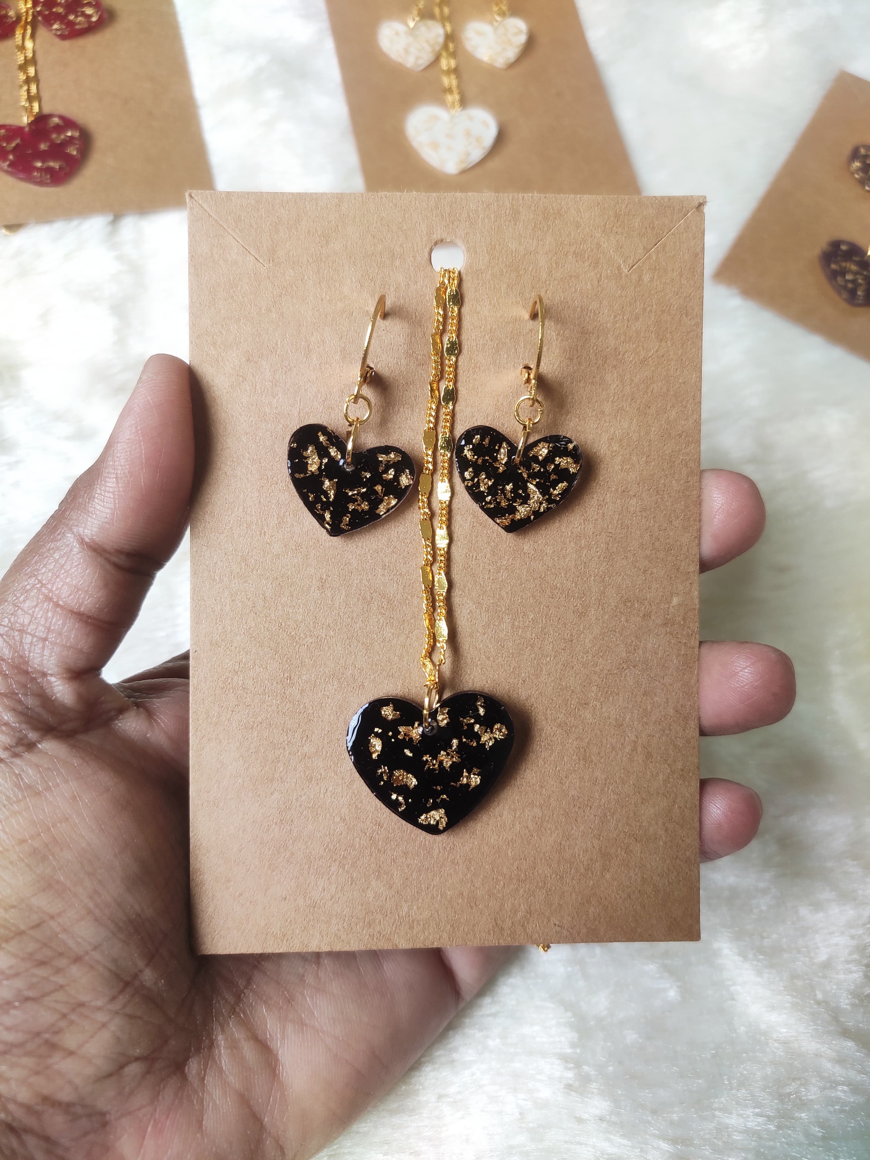 Black heart necklace