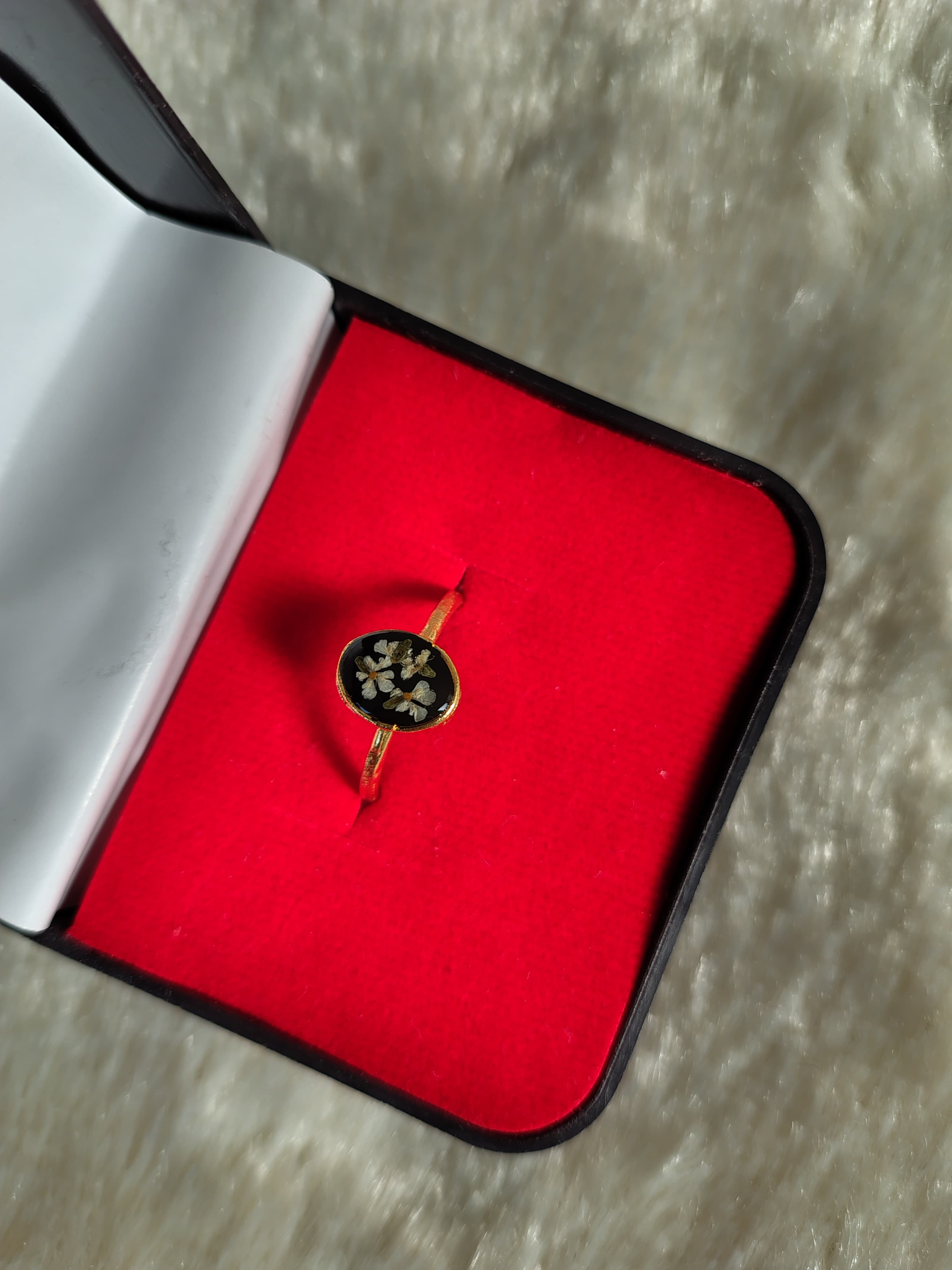 Botanic theme black ring